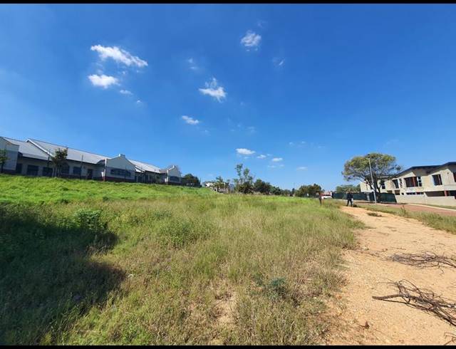 LAND FOR SALE IN HELDERFONTEIN ESTATE